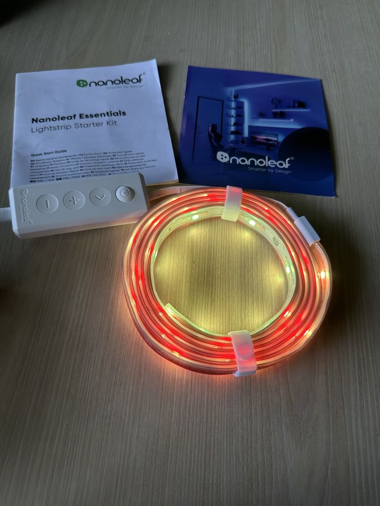 Banda LED inteligenta Nanoleaf Essentials Light Strips Starter Kit