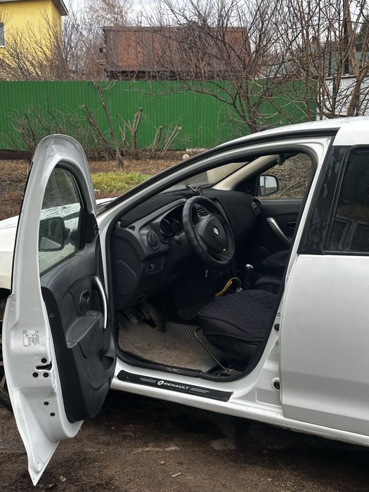 РЕНО Логан 2          .