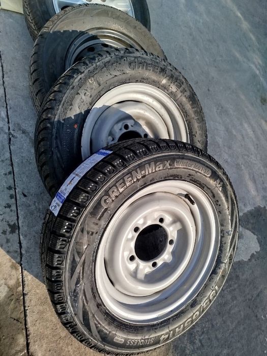 Комплект колес на Ниву-Волгу