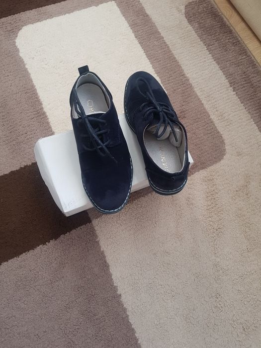 De vinzare pantofi de ocazie