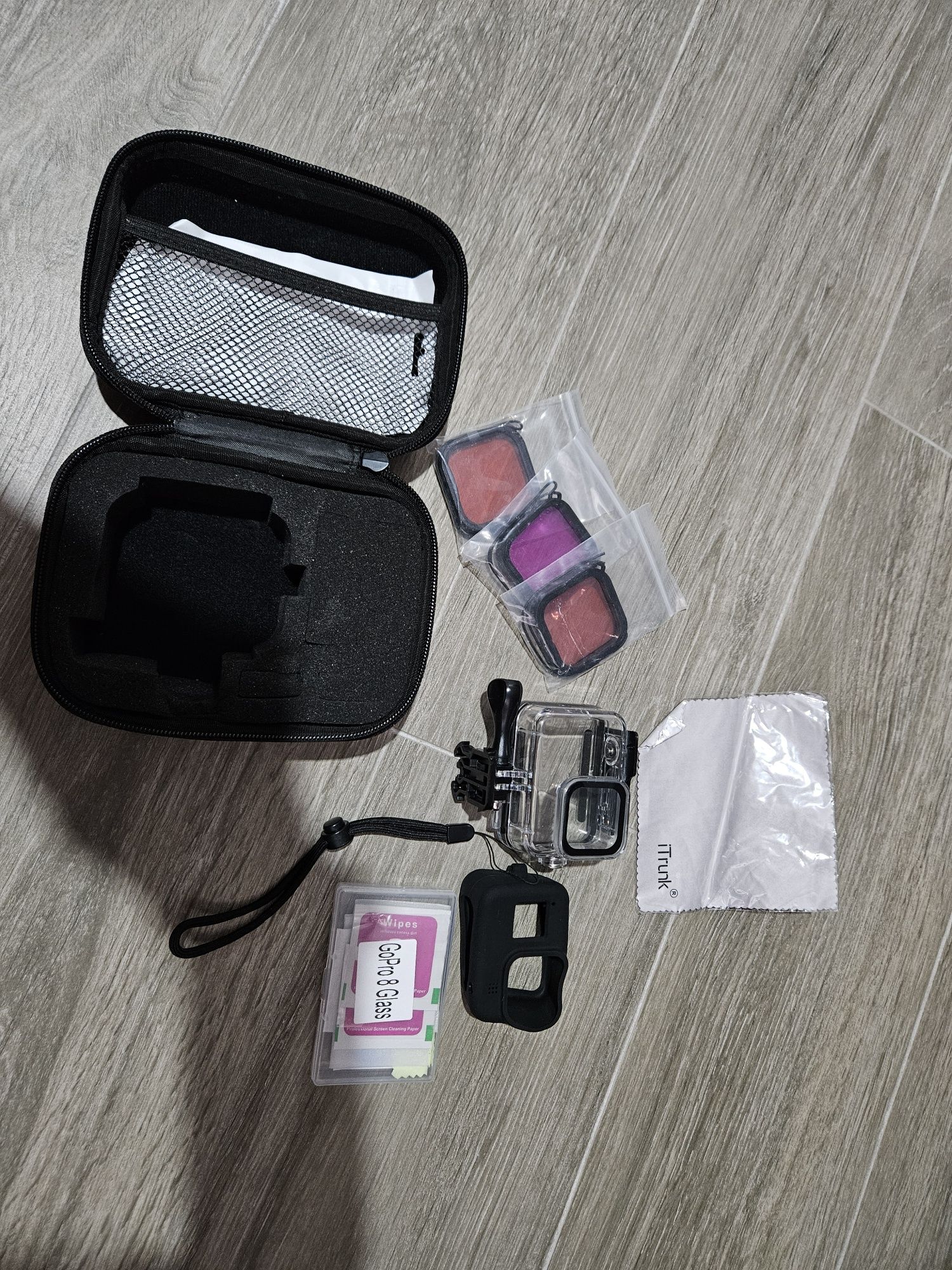 Carcasa subacvatica Waterproof pentru GoPro Hero 8 + alte accesorii