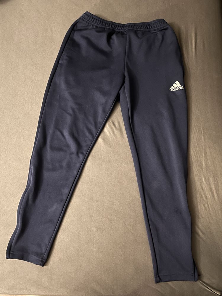 Adidas спортен екип в размер М