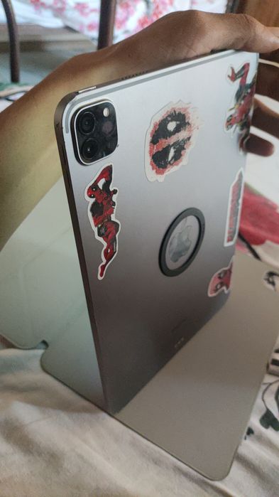 I Pad 11 256gb гарантия