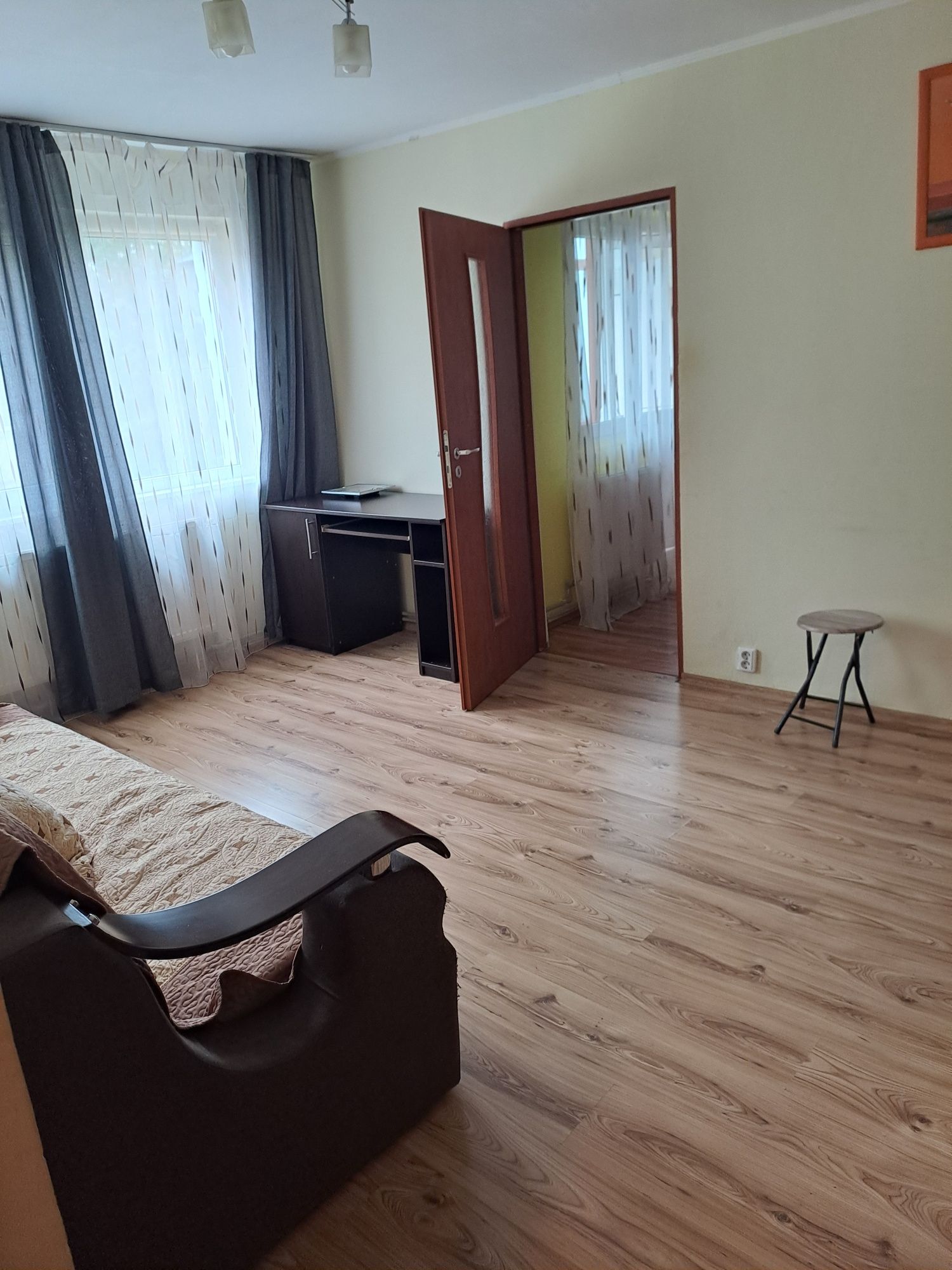 Închiriez apartament 2 camere