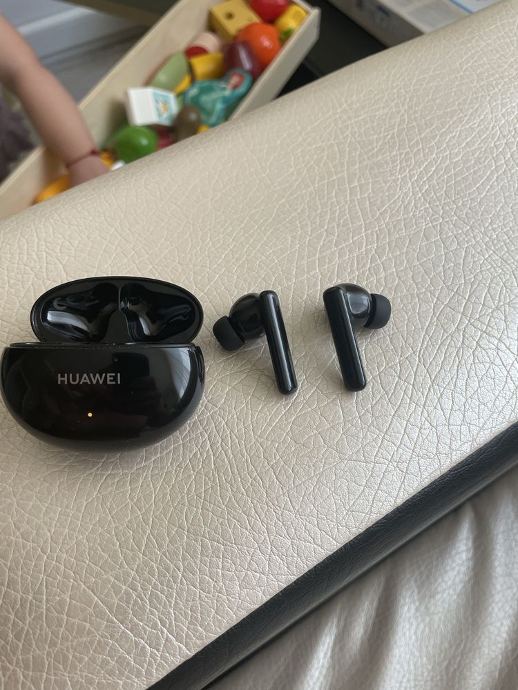 Безжични слушалки Huawei
