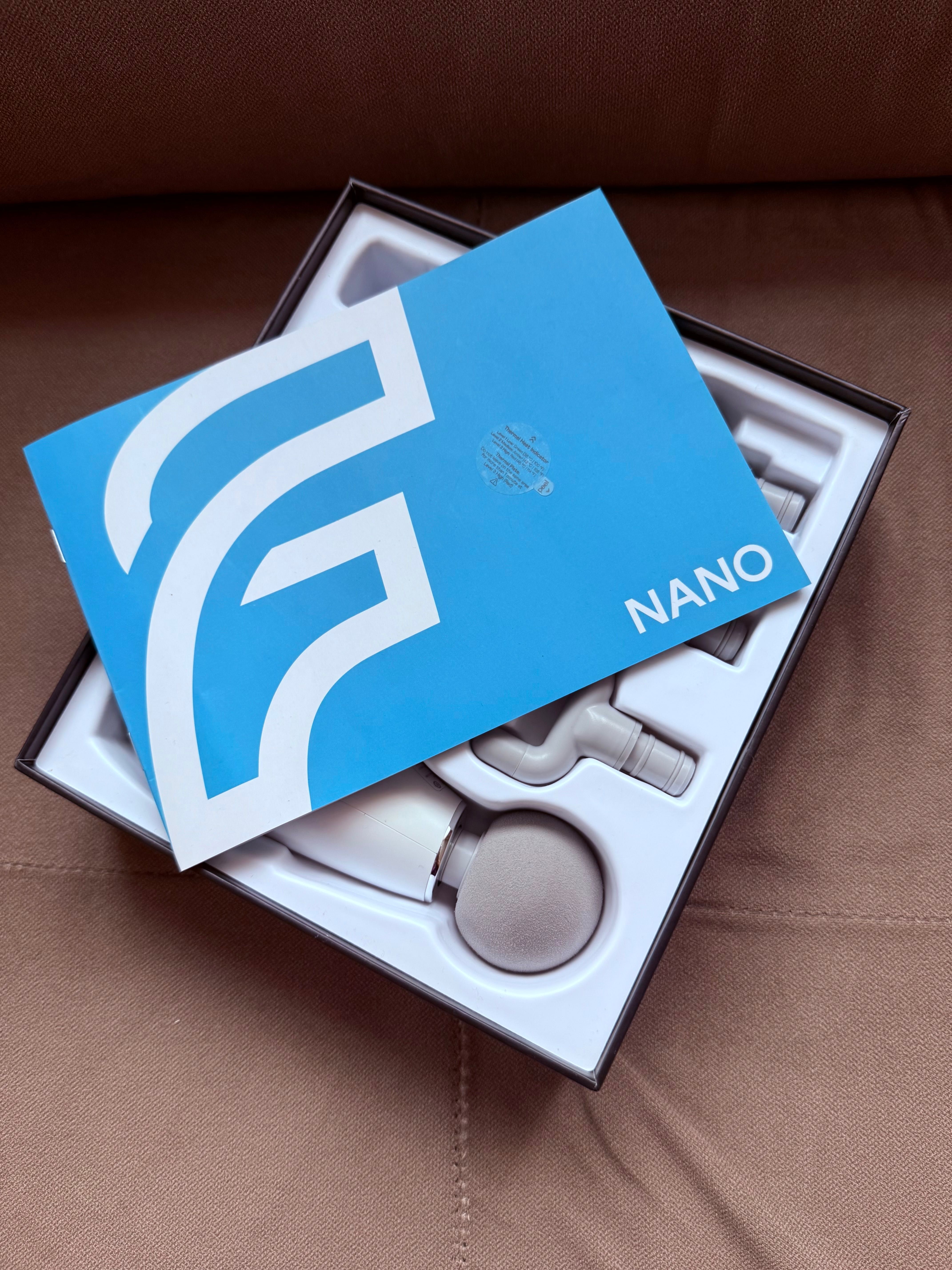 Ръчен Мини Масажор с Термотерапия и 4 приставки FLOW NANO ARCTIC WHITE