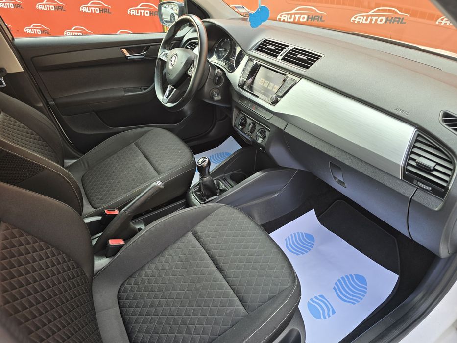 Skoda Fabia Benzina MPI HATCHBACK Finantare Rate-Credit