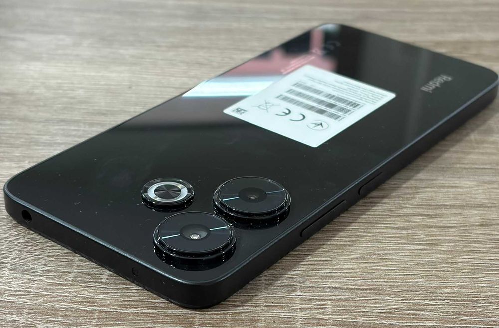 Продавам Redmi 13  128/6gb