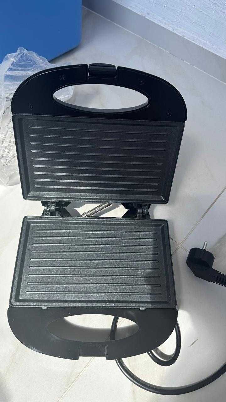 Продам сэндвичницу