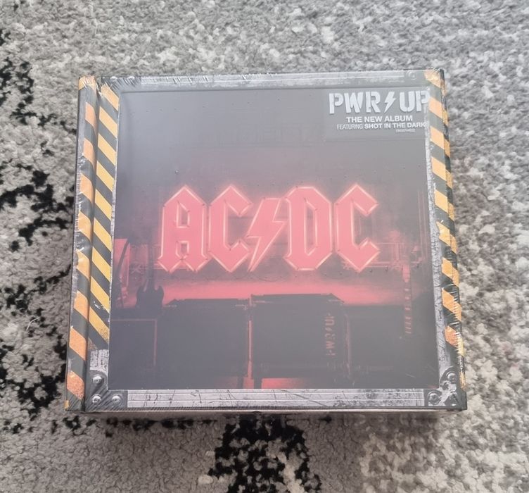Album AC/DC  PWR UP  Ediție limitată(cutie cu lumini si sunet) sigilat