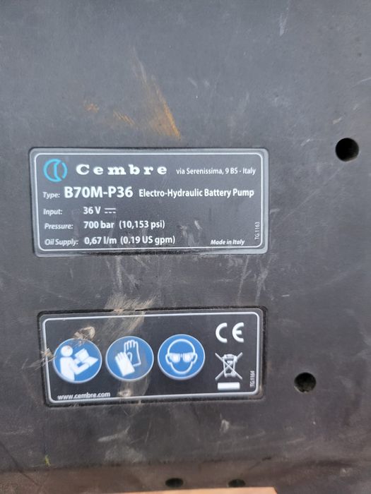 Presa hidraulica cu acumulator Cembre B70M-P36
