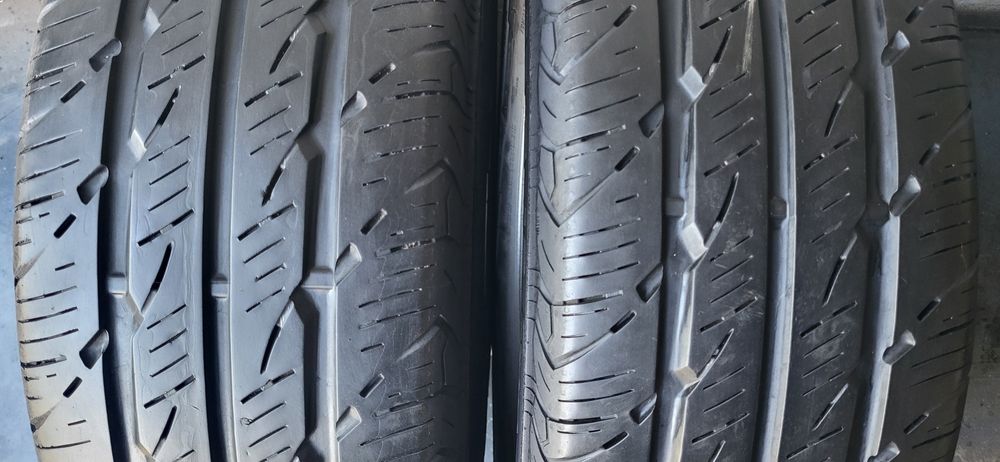 2 anvelope 235 65 16C uniroyal rain max2 6,2mm