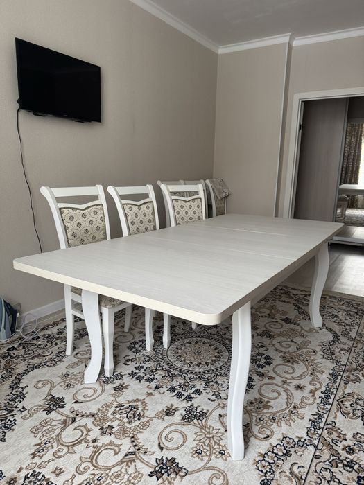 Продам гостевой стол и стулья 10 штук