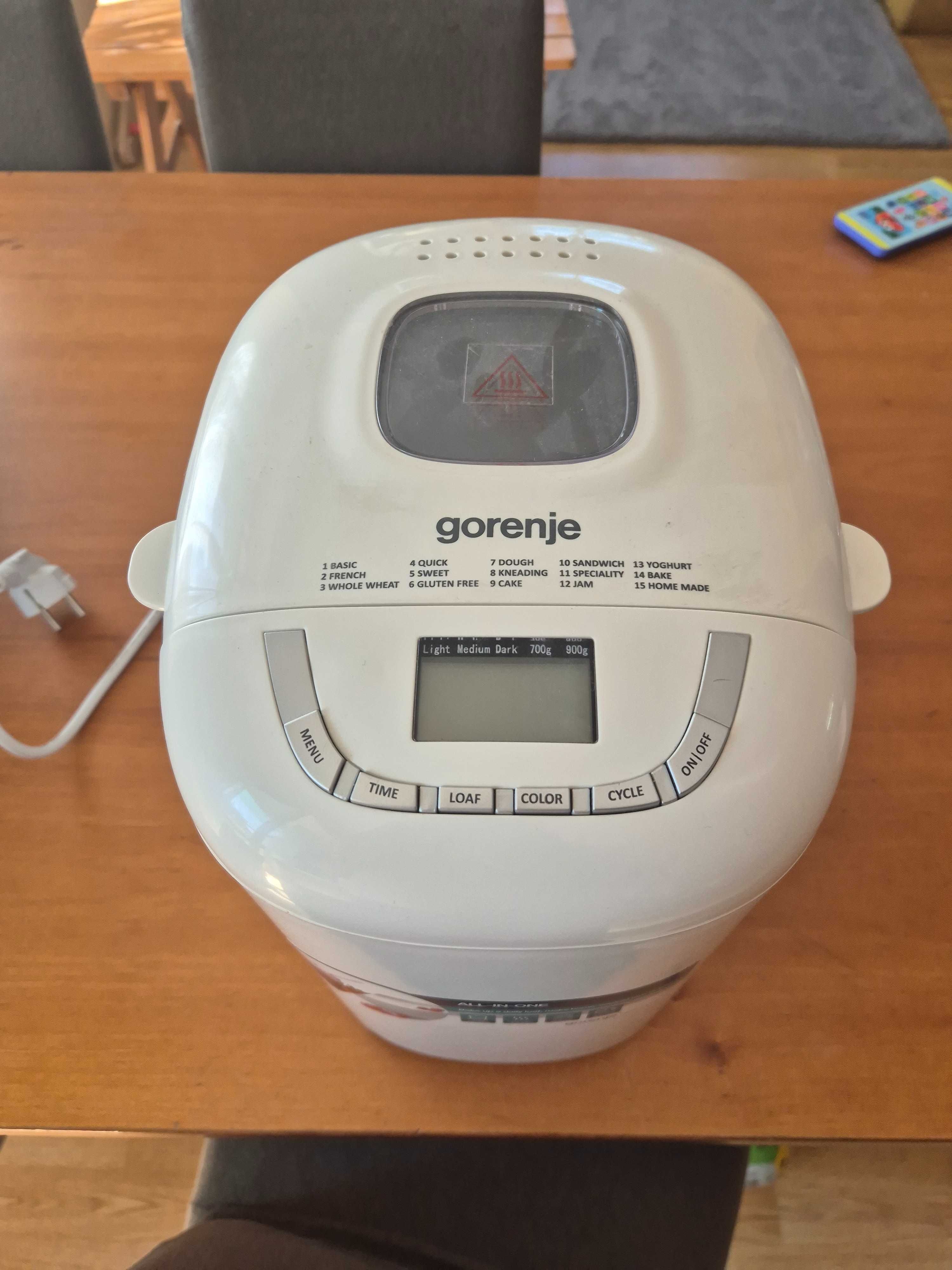 Машина за хляб/ хлебопекарна Gorenje BM910WIl