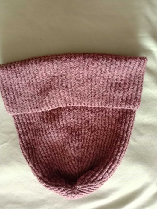 Теплые вязанные шапки