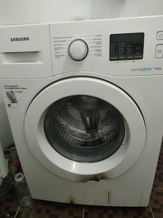 Стиральная машина в рабочем состоянии
