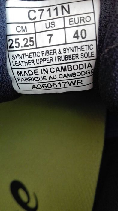 Adidași Asics nr 40 noi