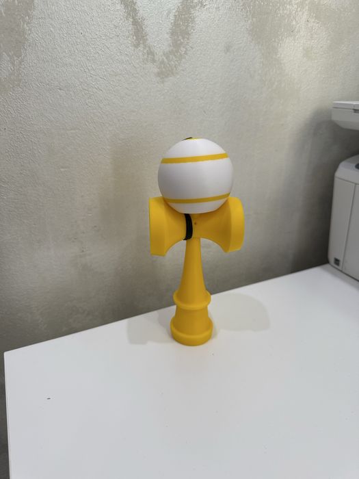 Kendama premium galbena