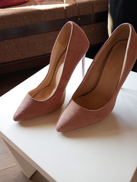 Дамски токчета 37 НОМЕР САМО ЗА 30 ЛВ