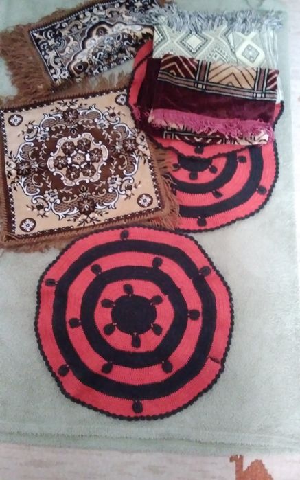 Постелката за столове и стена