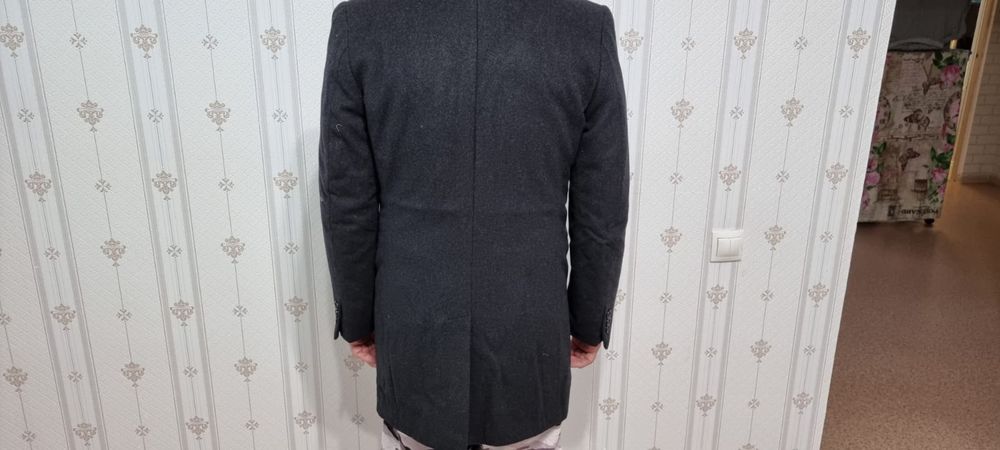 Демисезонное мужское пальто