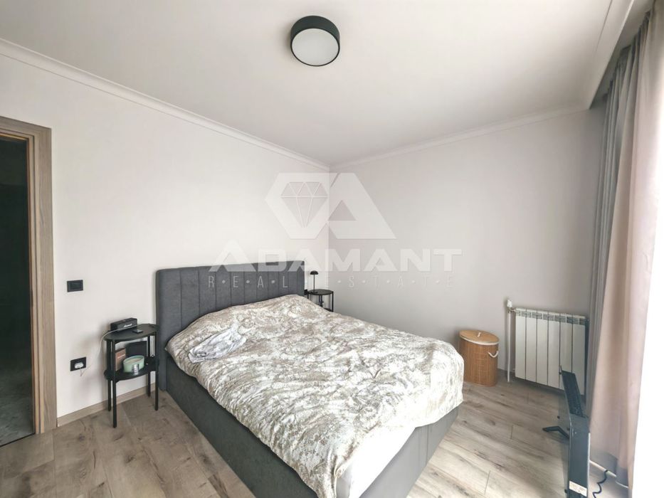 Продава се Тристаен апартамент в София, Дружба 2 - 90 кв.м за 3393 €/кв.м - Снимка #1