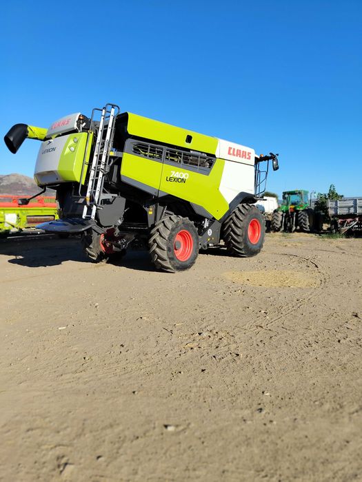 Claas Lexion 7400