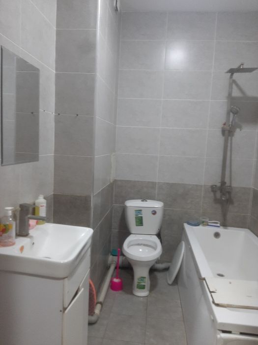 3xonali Uy ijaraga beriladii.parkent bozor dinastiya binosi