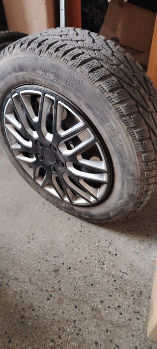 Гуми с джанти от Seat Leon 195/65/15 Зимни отлични дот'24 RIKEN
