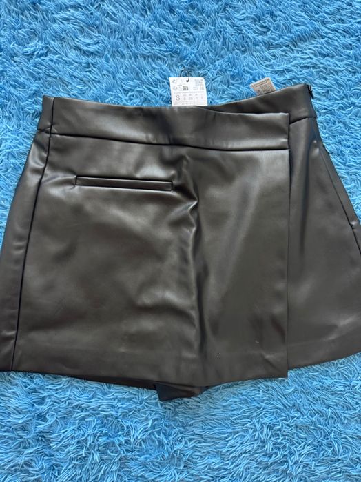 Кожени панталони Stradivarius