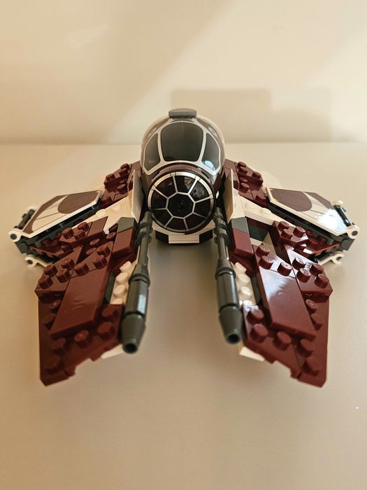 LEGO Star Wars - Ahsoka Jedi Interceptor 75401
