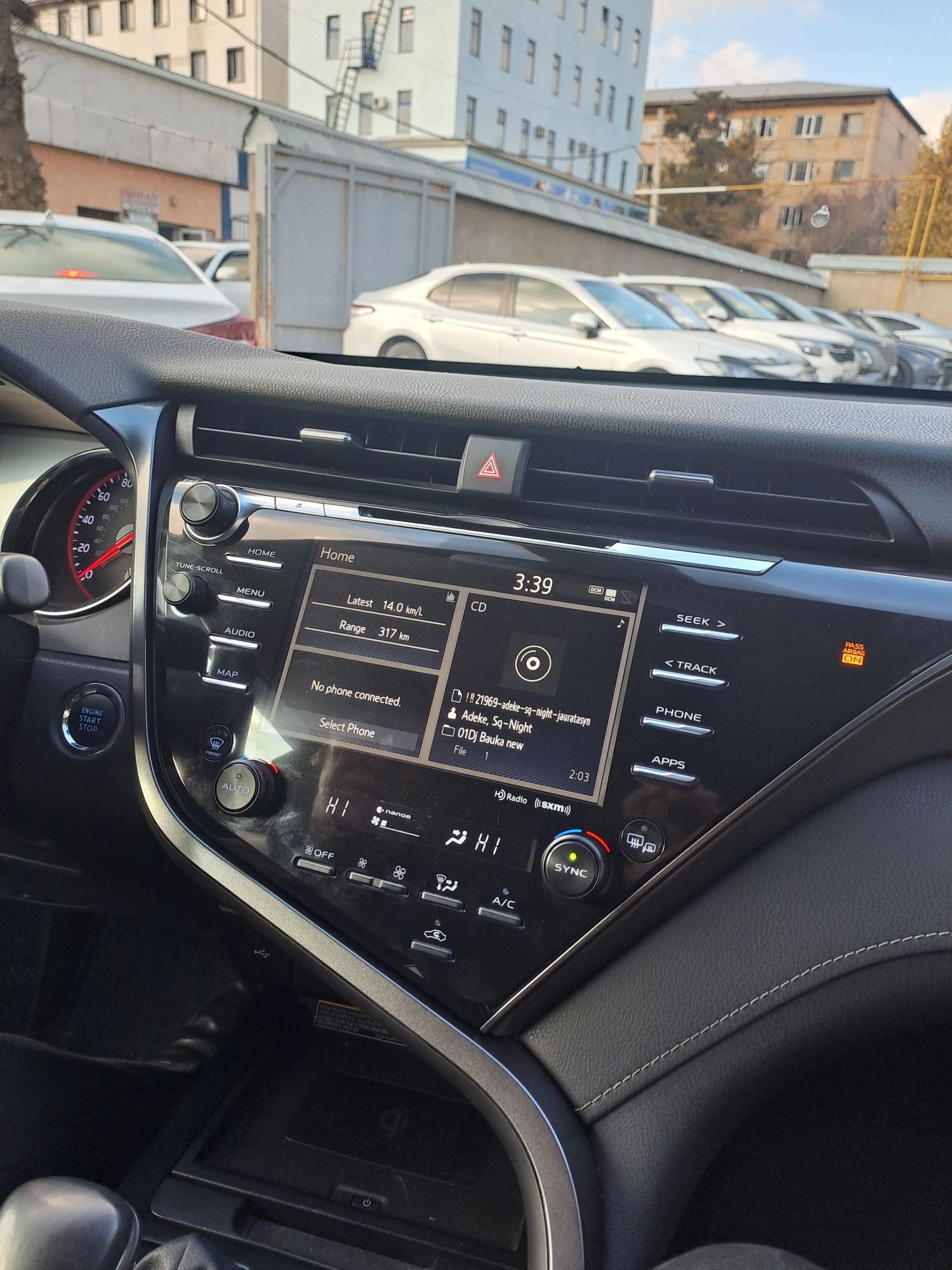 Toyota camry 70 xse