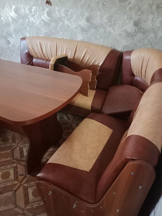 Продам  гарнитур