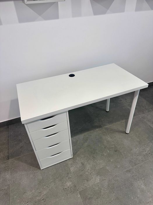 Birou alb cu sertare IKEA Lagkapten / Alex, 120x60 cm, in stare buna