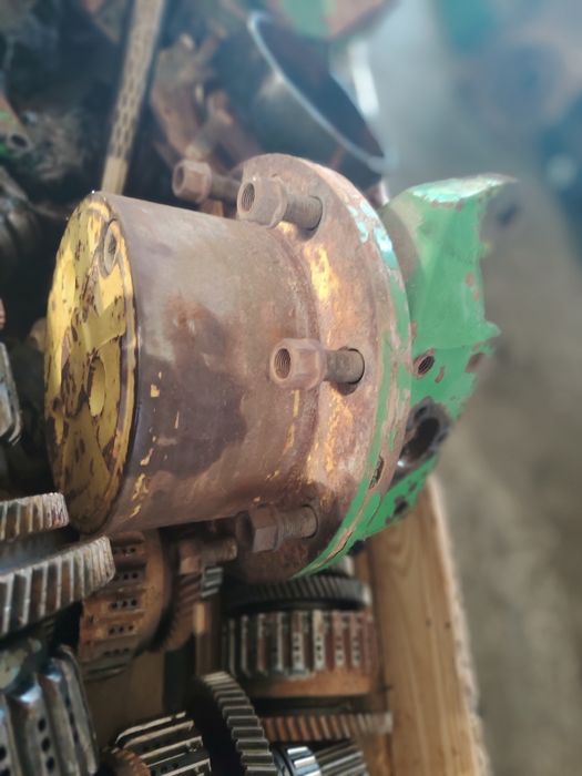 Butuc fata tractor John deere 2850