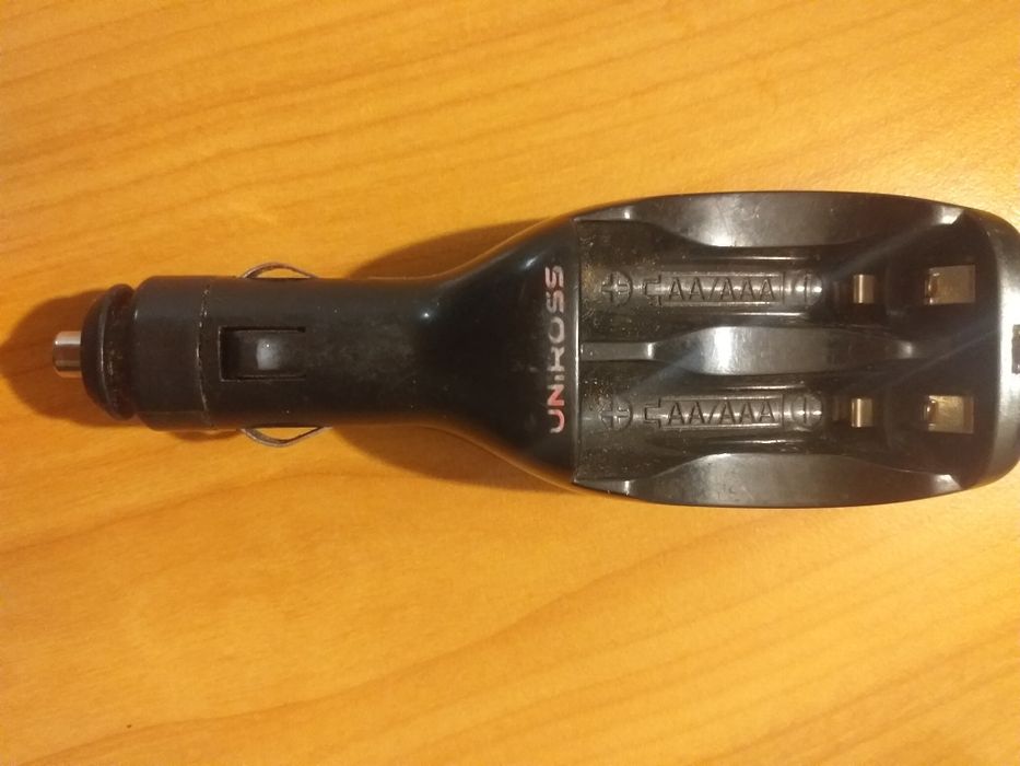 Incarcator acumulatori AA SI AAA Ni-cd