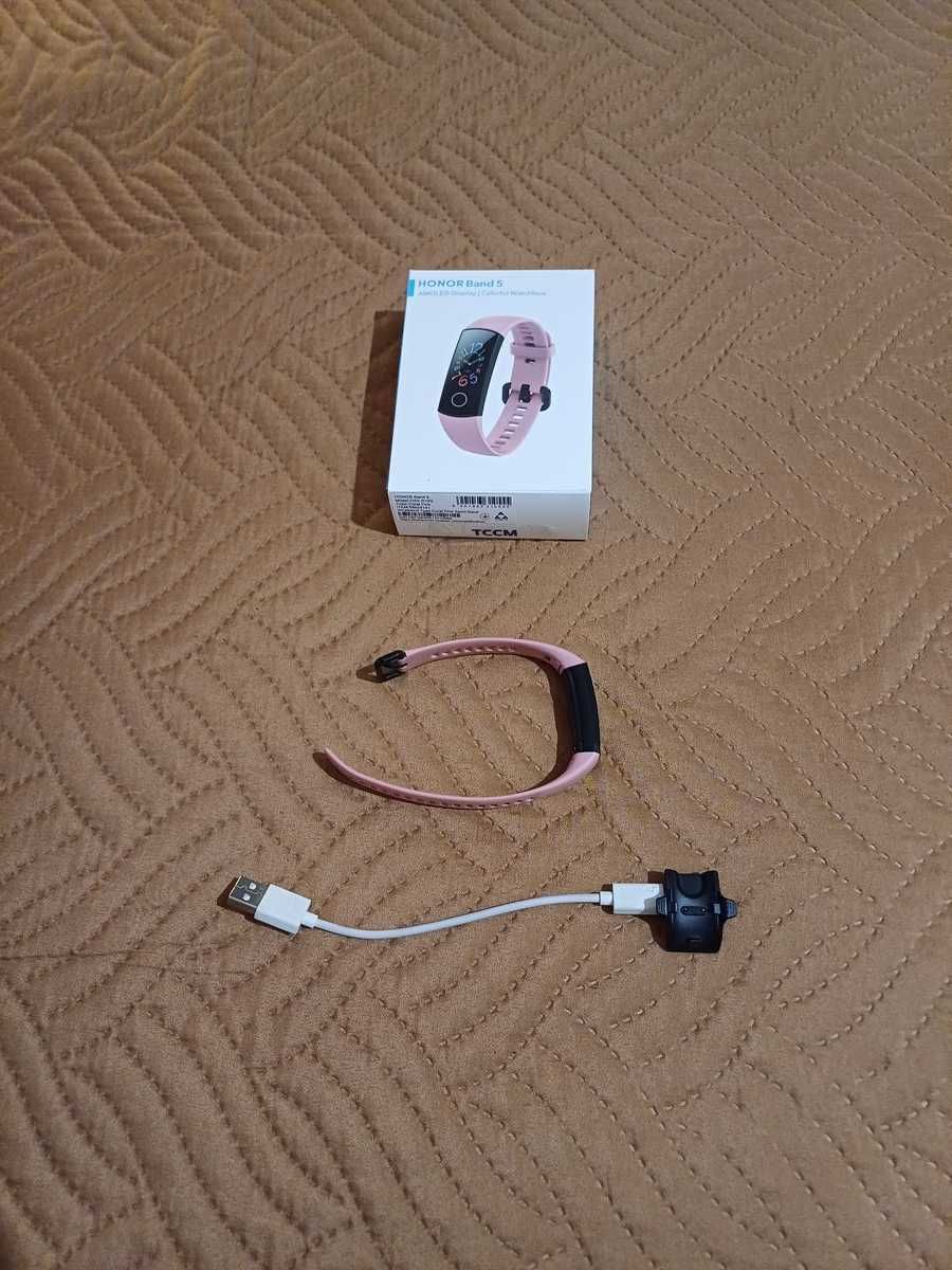 Продавам 2 броя Смарт гривни Honor Band 5 за 60 лева!