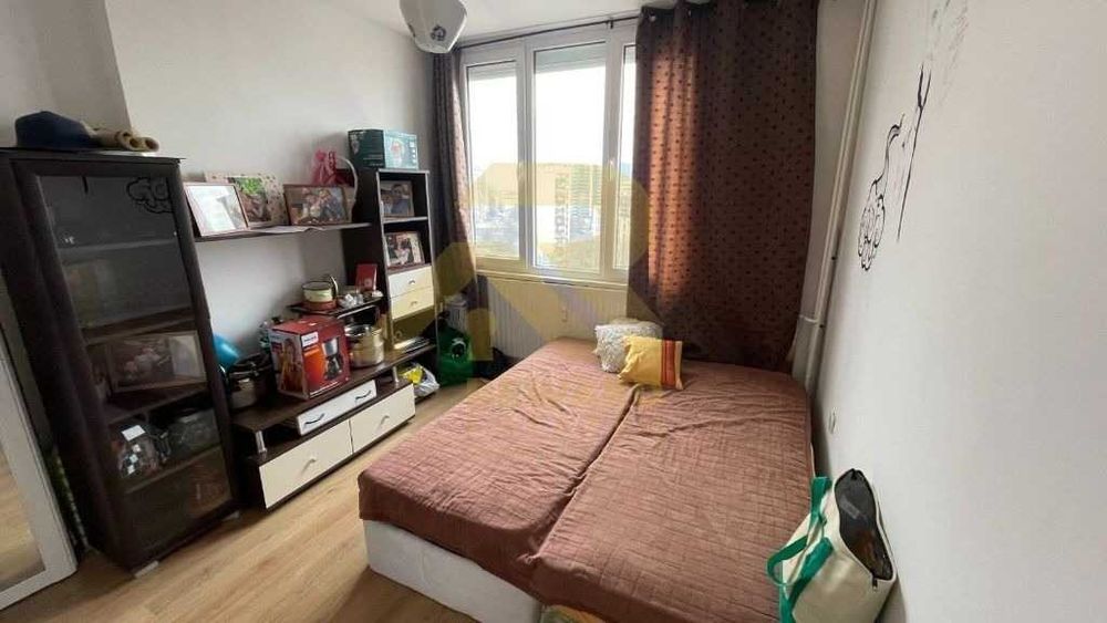Продава се Тристаен апартамент в София, Банишора - 75 кв.м за 2734 €/кв.м - Снимка #2