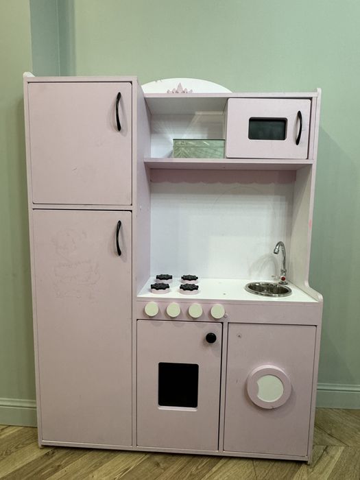 Продам детскую кухню из дерева