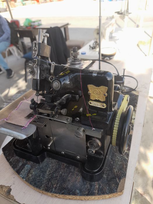 Продаётся ОВЕРЛОК  GN 1-2 (бабочка)