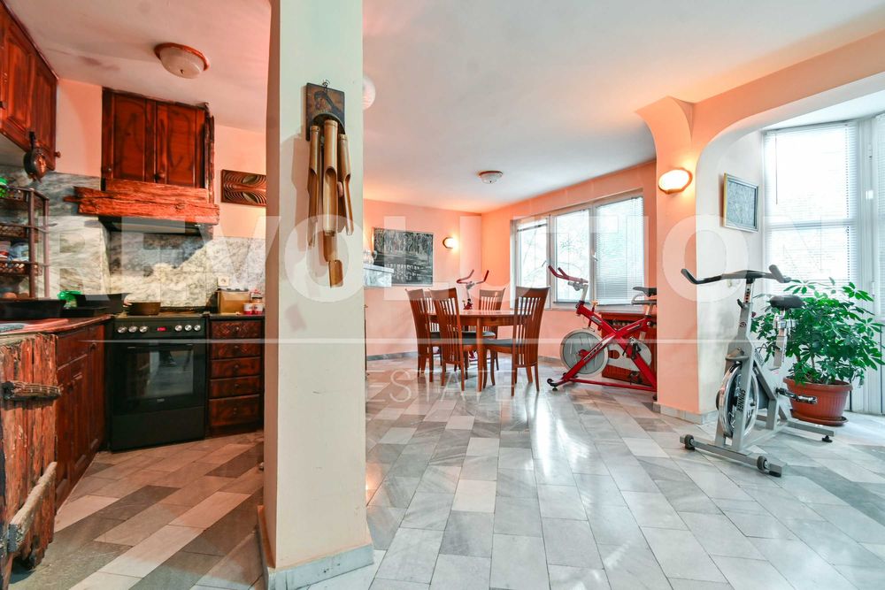 Продава се Тристаен апартамент в София, Белите брези - 125 кв.м за 2700 €/кв.м - Снимка #2