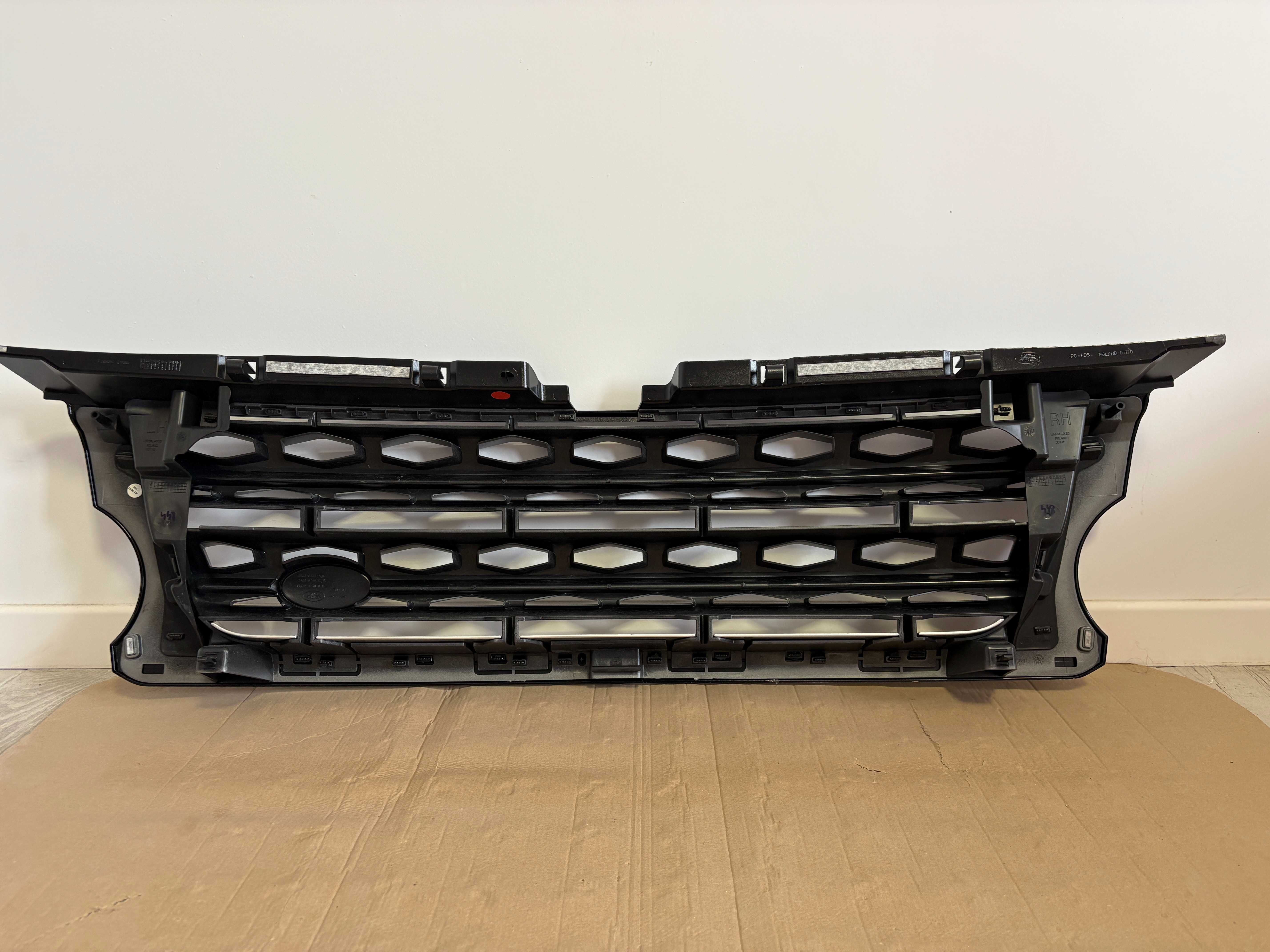 Grila radiator Land Rover Discovery 4 facelift dupa 2014 EH22-8138-AB