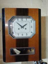 Стенен часовник с махало Янтар