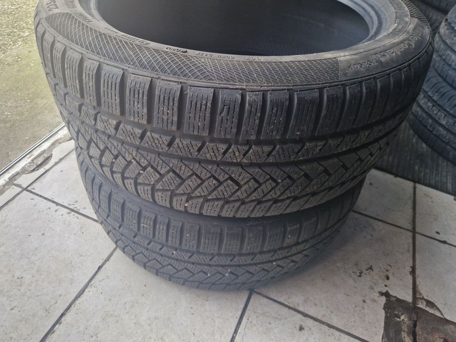 Două anvelope Iarnă Continental  235 45 18