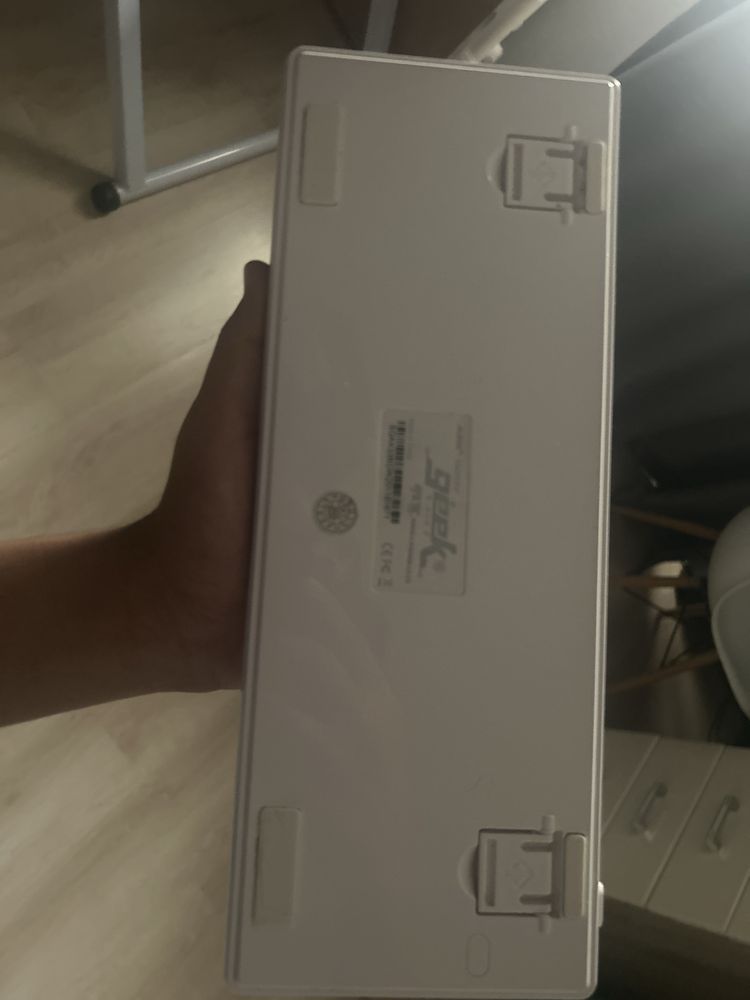 Продаю клавиатуру с синими свичами AJAZZ AK820