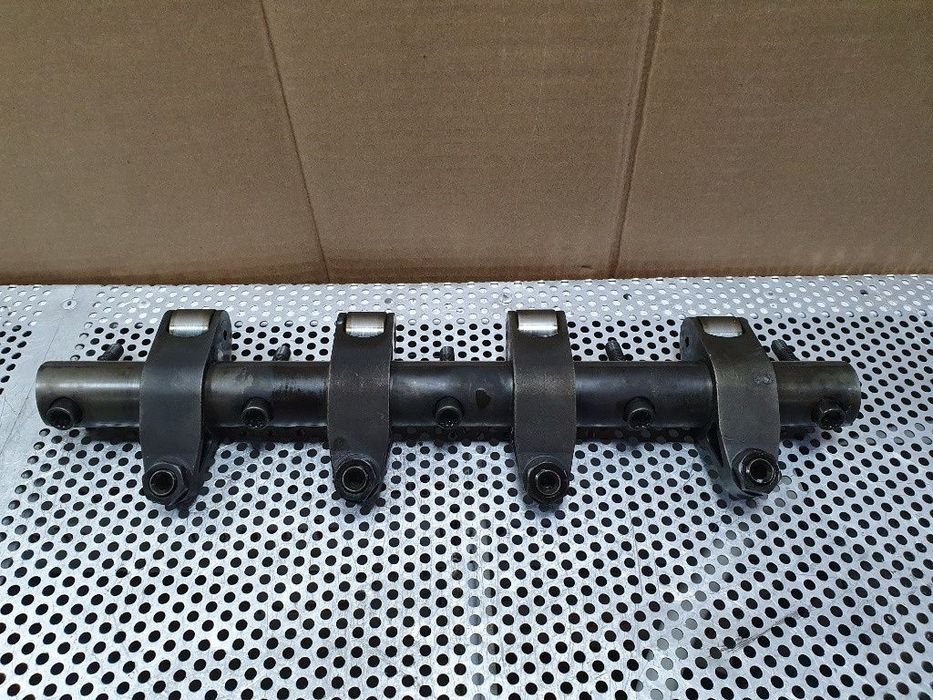 Rampa culbutori injectoare VOLKSWAGEN GOLF V 1K1 2003 - 2009 2.0 TDI 16V BKD 03G109527