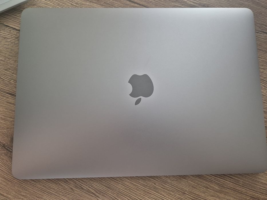 MacBook Air 13" M1 (2020)