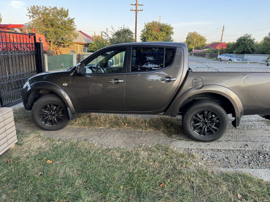 Mitsubishi L 200 an 2012