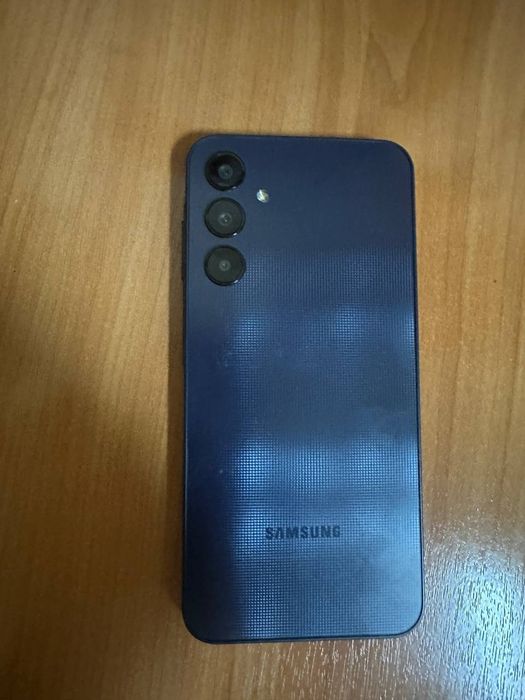 Samsung a25 совсем новый года нет 256 гигов