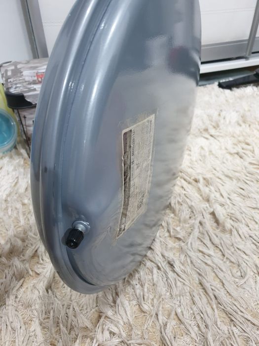 Vând vas de expansiune ariston